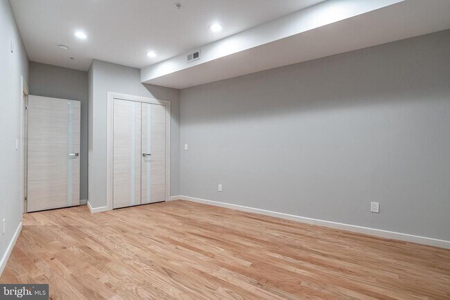 Building Photo - 2045 N College Ave