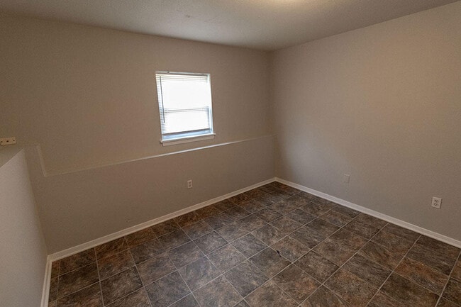 Building Photo - 1011 W Ash St