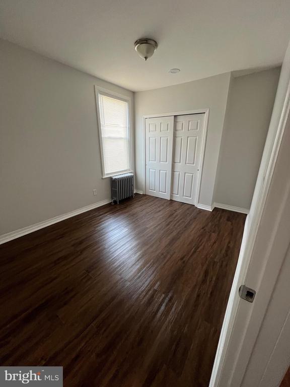 Building Photo - 1731 W 6th St