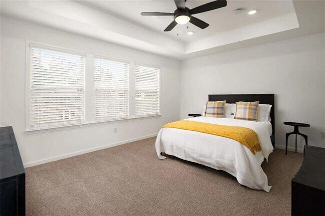 Building Photo - 626 Wynard Pl