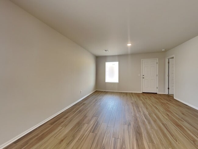 Building Photo - 501 St Charles Pl