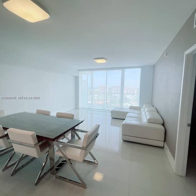 Building Photo - 400 Sunny Isles Blvd