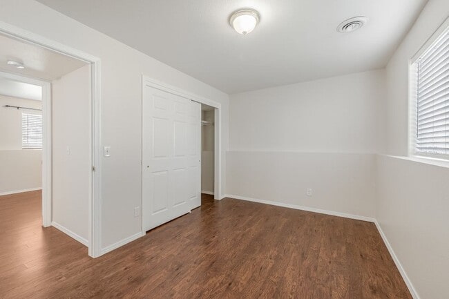 Building Photo - 4 bed 2 bath split level Hayden