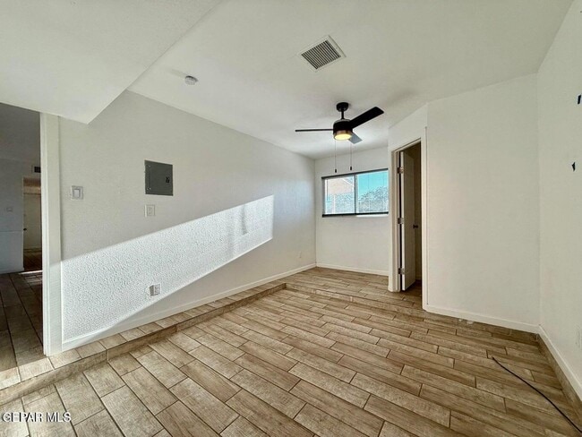 Building Photo - 10833 Cardigan Dr