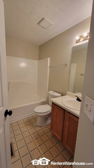 Building Photo - 2190 Clayton Ridge