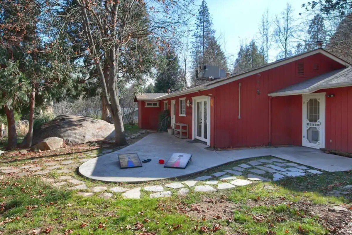 Building Photo - 2410 Coachman Rd