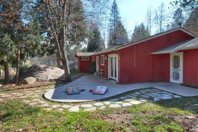 Building Photo - 2410 Coachman Rd