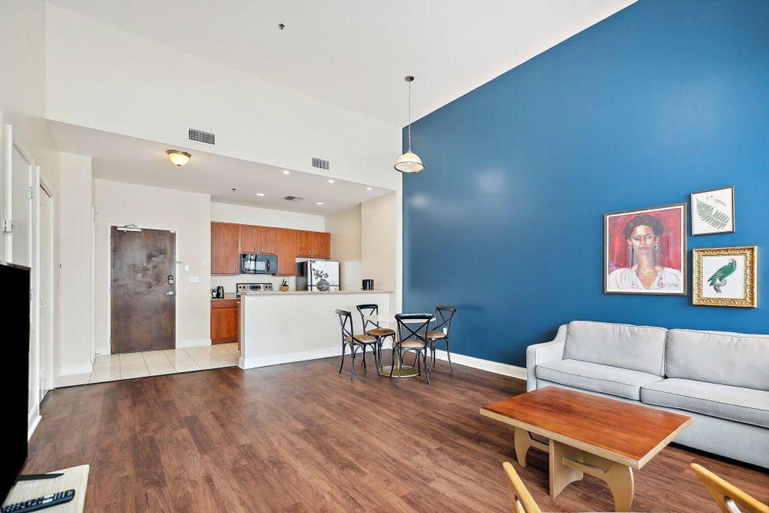 Building Photo - 925 Common St