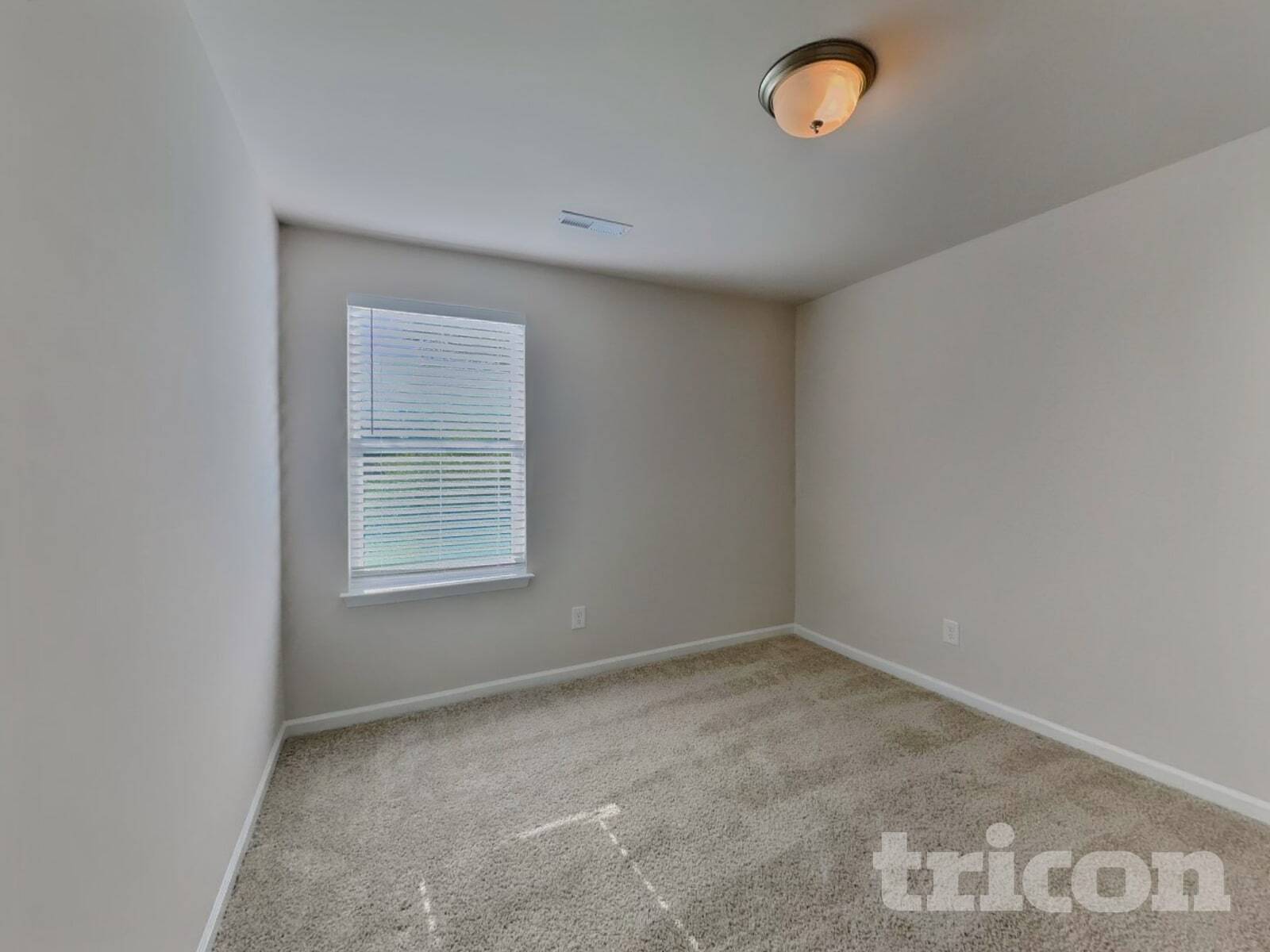 Building Photo - 35 Drake Cir