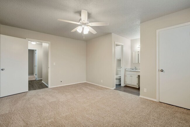 Building Photo - Updated 3 Bed 2 bath with 2 car garage!
