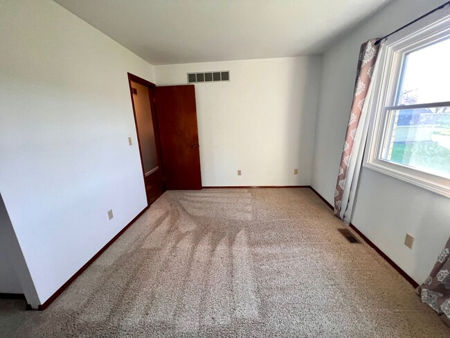 Building Photo - Apple Hill Community - 3 Bedroom 2 Bathroom - Beautiful Home for Rent!