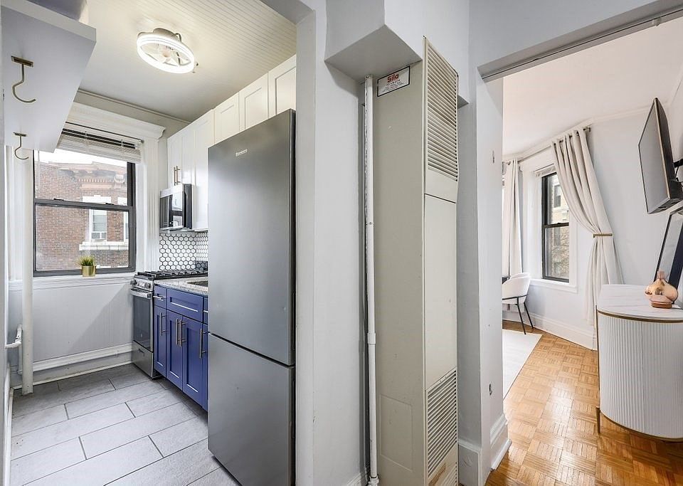 Building Photo - 51 Park Dr