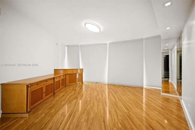Building Photo - 1643 Brickell Ave