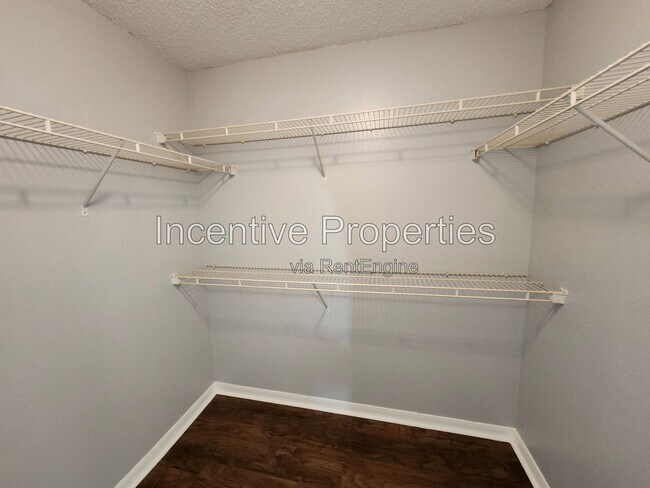 Building Photo - 509 Everest Way