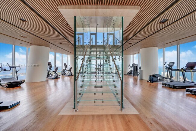 Building Photo - 300 Biscayne Blvd Way