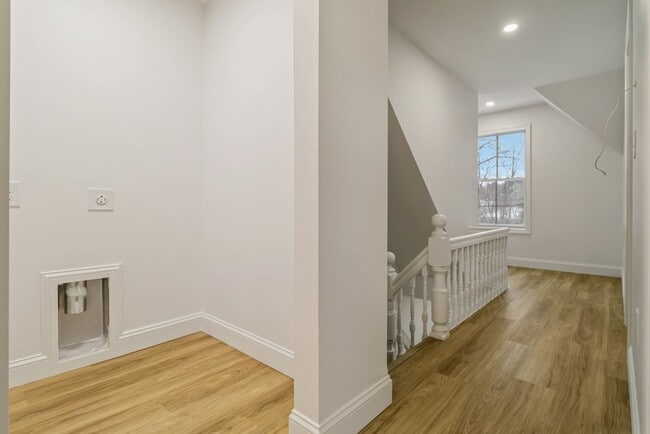 Building Photo - 2 Elmwood St