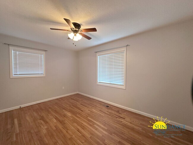 Building Photo - Beautiful 3 Bedroom Home in Fort Walton Beach!