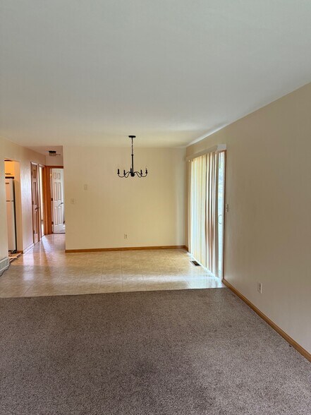 Building Photo - 2749 W 8th St