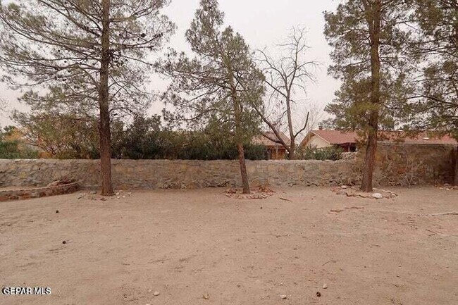 Building Photo - 727 Arredondo Dr