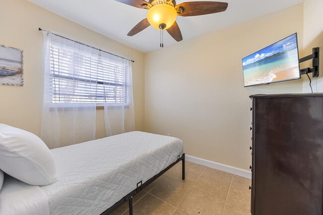 Building Photo - 1160 Altman Dr