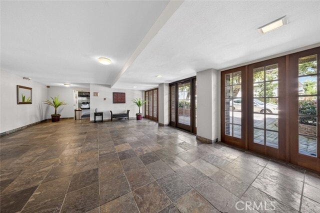 Building Photo - 1339 N Columbus Ave