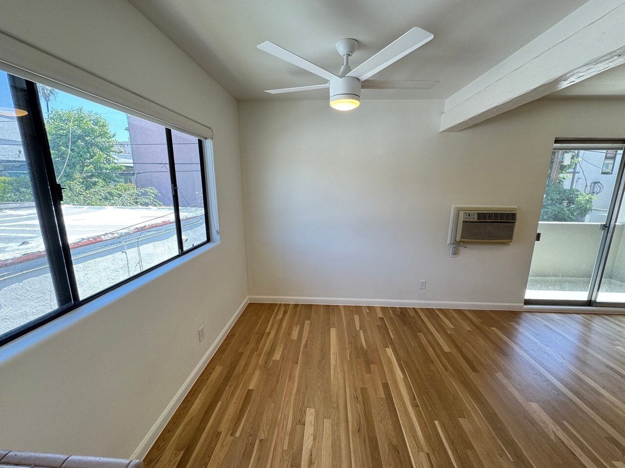 Building Photo - 822 N Martel Ave