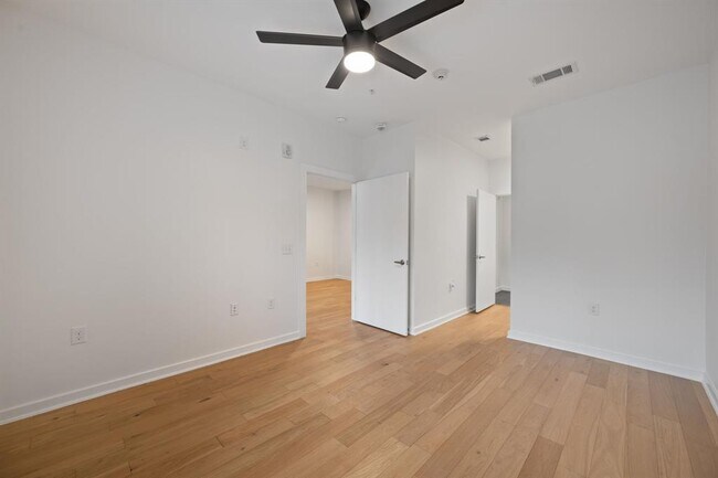 Building Photo - 2505 Thornton Rd