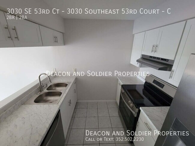 Building Photo - 3030 SE 53rd Ct