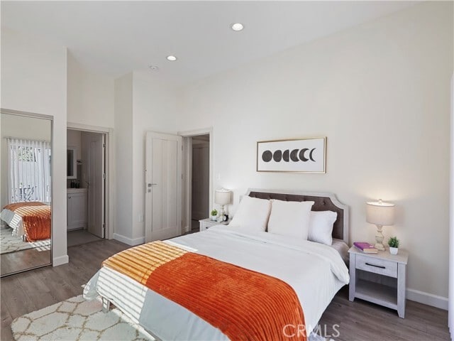 Building Photo - 15803 Chatsworth St