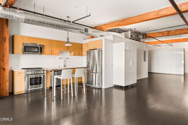 Building Photo - 530 S Hewitt St