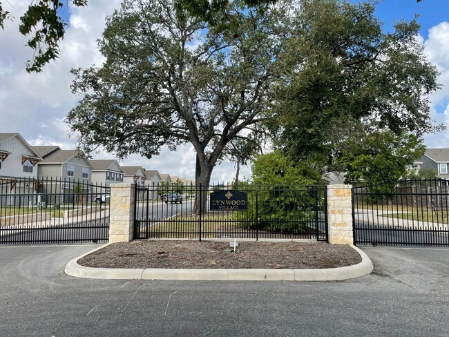 Building Photo - Gated 3-Bed Townhome Near SeaWorld & Lackland AFB — Pets Welcome!