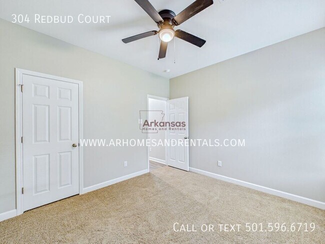 Building Photo - 304 Redbud Ct