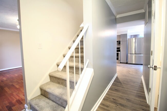Building Photo - Renovated Single Family Home in the Heart ...