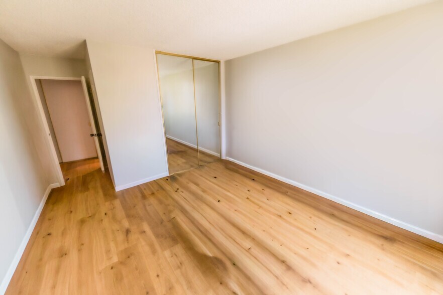Building Photo - 5625 Windsor Way