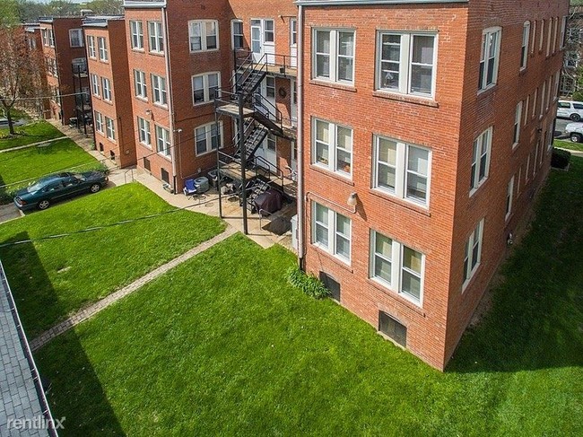 Building Photo - 6300 Southwood Ave