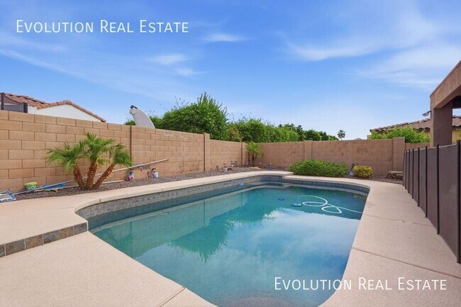 Building Photo - 3287 S Cottonwood Dr