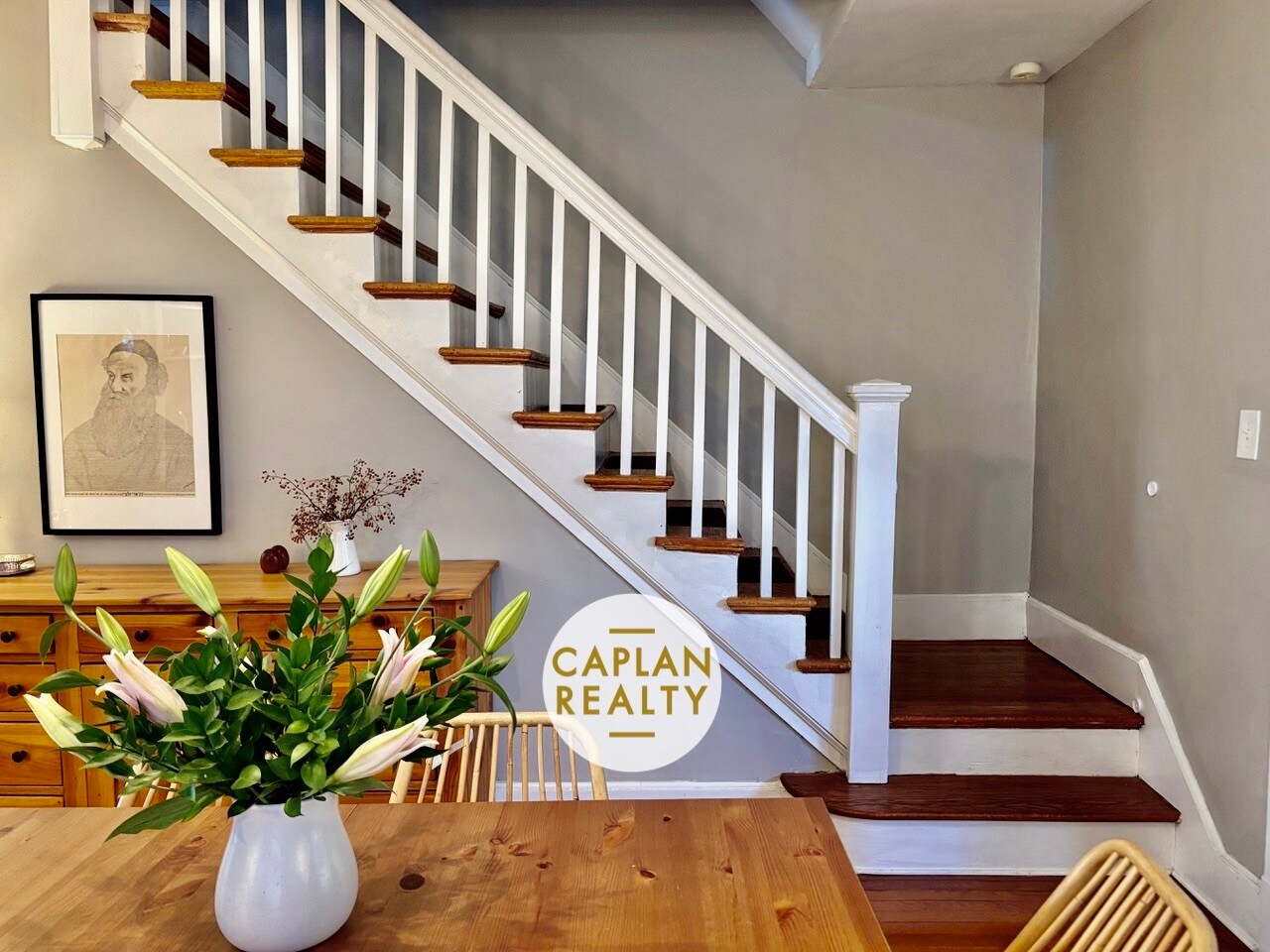 Building Photo - 25 W Rock Ave