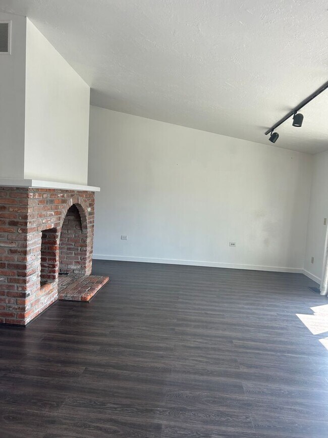 Building Photo - 2774 Jessica Cir
