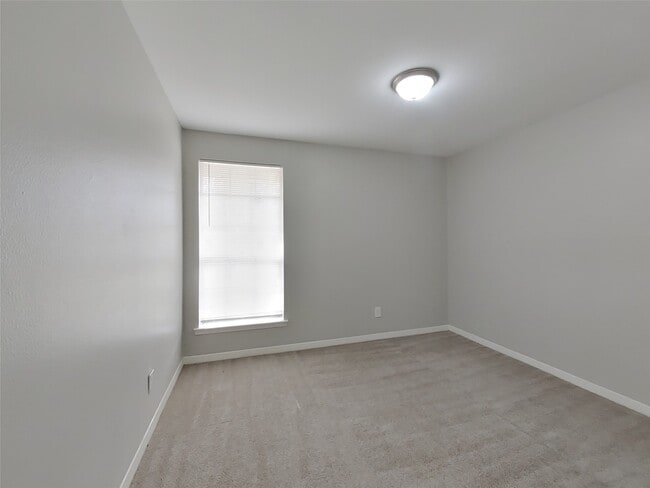 Building Photo - 6422 French Chateau Dr