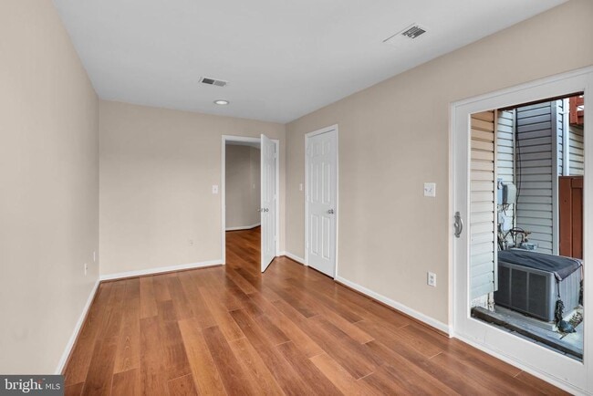 Building Photo - 21644 Frame Square