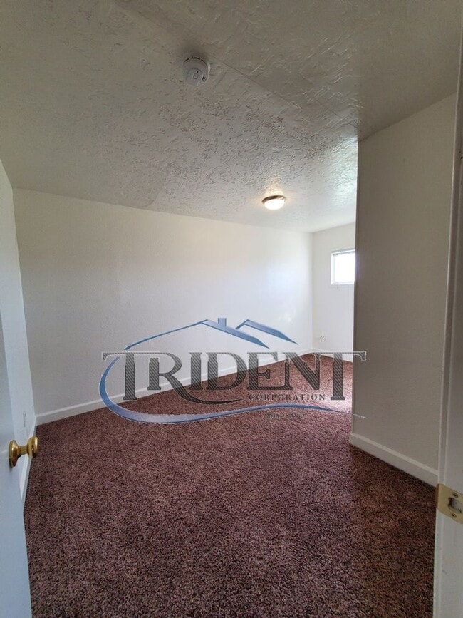 Building Photo - 1825 Sierra Way