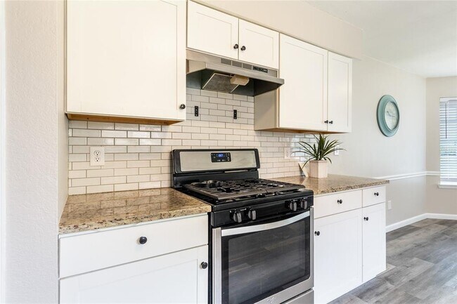 Building Photo - 16714 Pocono Dr