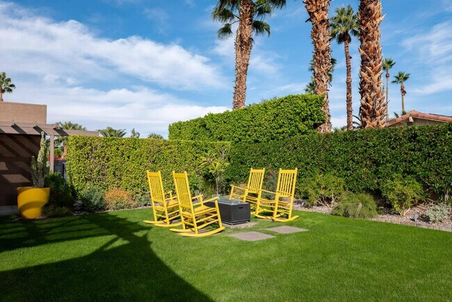 Building Photo - 1289 E Caleta Way
