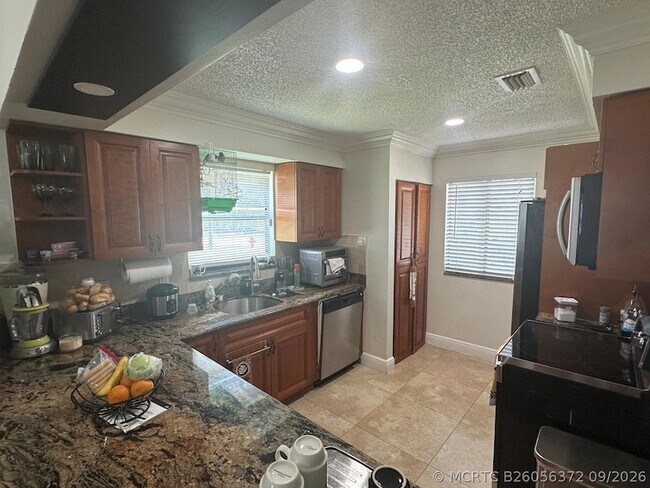 Building Photo - 3801 Inlet Cir
