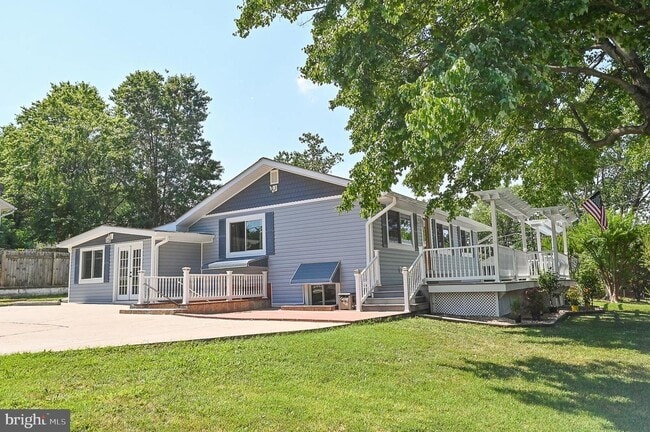 Building Photo - 5700 Chapin Ave