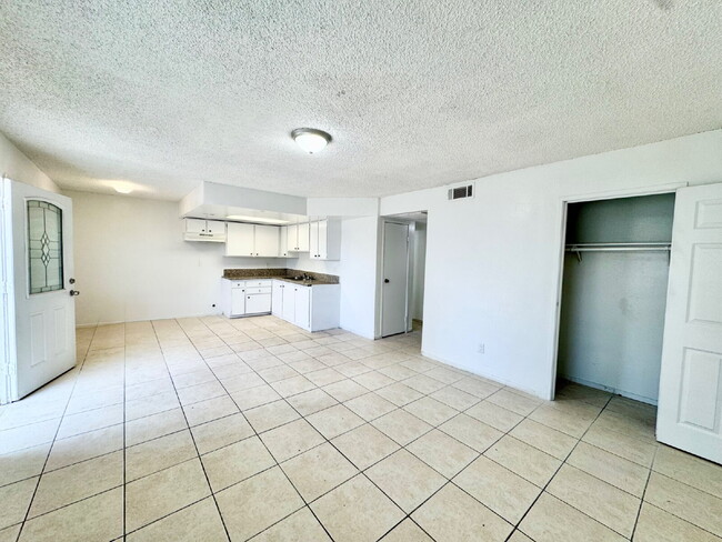 Building Photo - HIVE SUMMER MOVE-IN SPECIAL: DOWNSTAIRS CONDO | RECENLY REHABBED 2 BEDROOM 1 BATH | ACROSS FROM C...