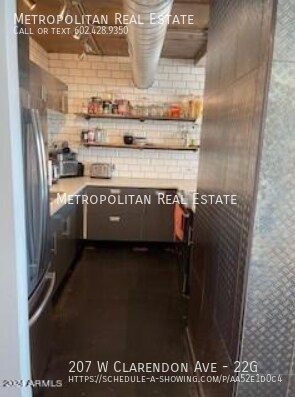 Building Photo - 207 W Clarendon Ave