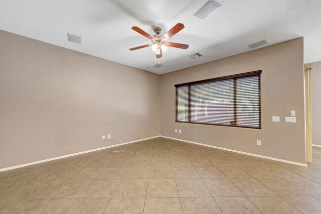 Building Photo - 3 Bedroom in Madeira Canyon!