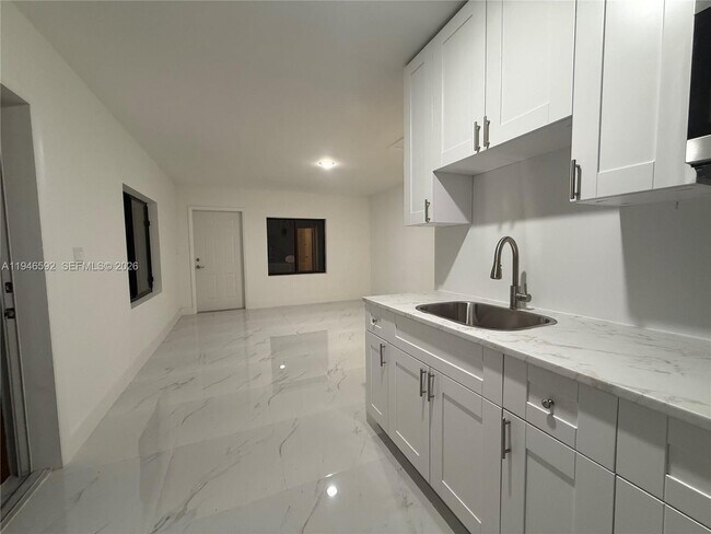 Building Photo - 450 Beacom Blvd