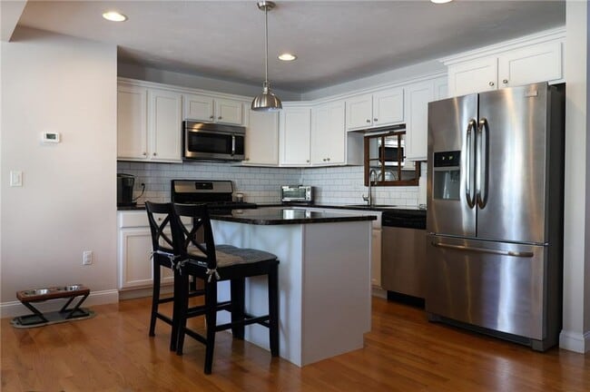 Building Photo - 40 Streamview Dr